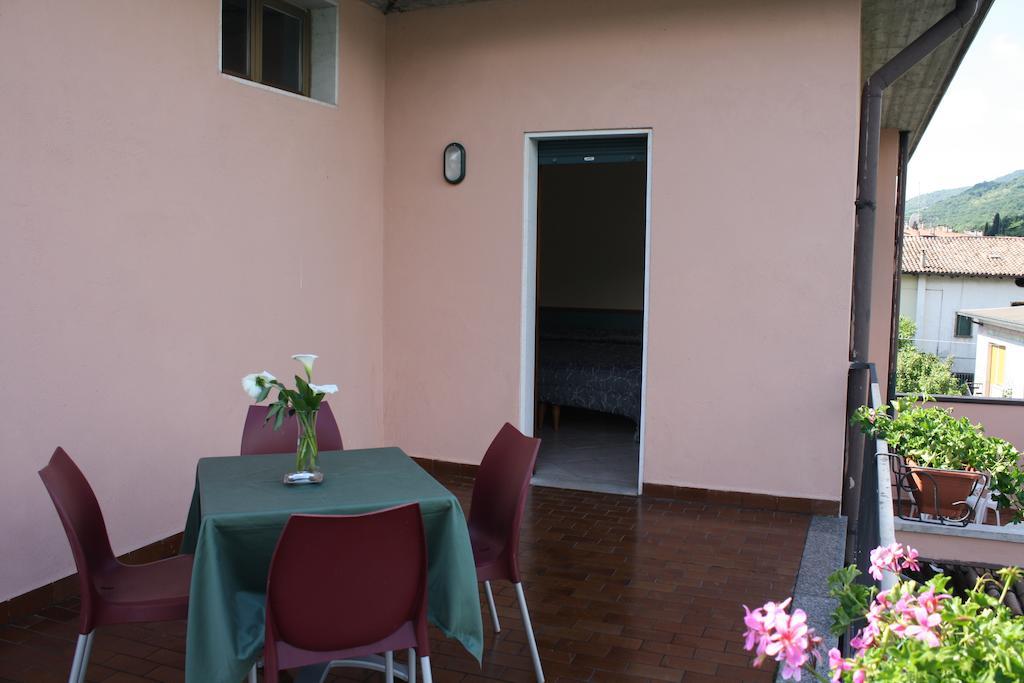 Albergo Ristorante Punta Dell'Est Clusane Eksteriør billede