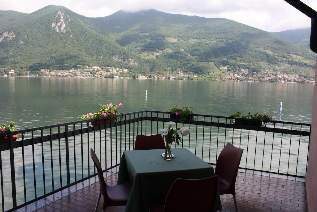 Albergo Ristorante Punta Dell'Est Clusane Eksteriør billede
